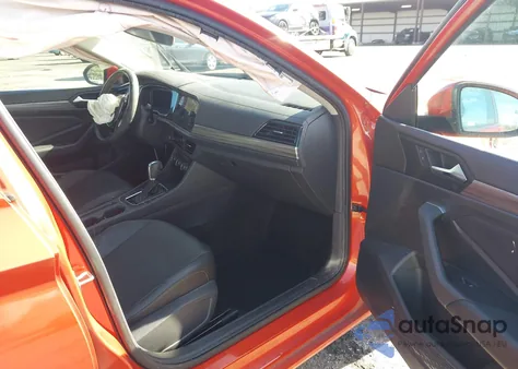 2019 Volkswagen Jetta 1.4T Sel from USA, damaged, VIN 3VWE57BU2KM068281